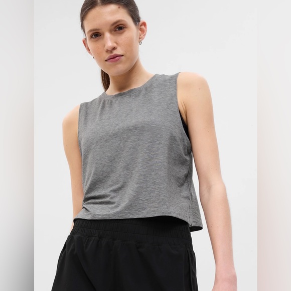 ❗️CLEAROUT❗️GAP FIT Breathe grey print cropped muscle TANK TOP Size XS - Picture 6 of 6